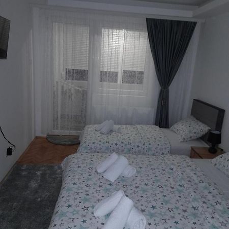 Holiday Apartaments 2 Nis Exterior photo