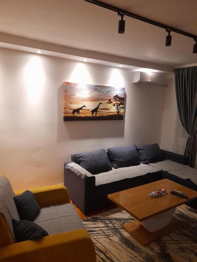 Holiday Apartaments 2 Nis Exterior photo