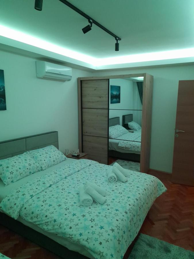 Holiday Apartaments 2 Nis Exterior photo